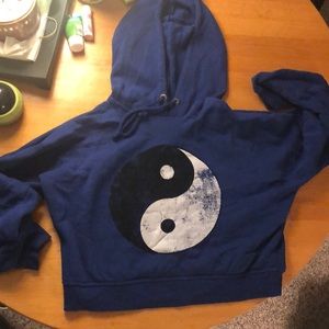 Ying Yang Crop Pull Over
